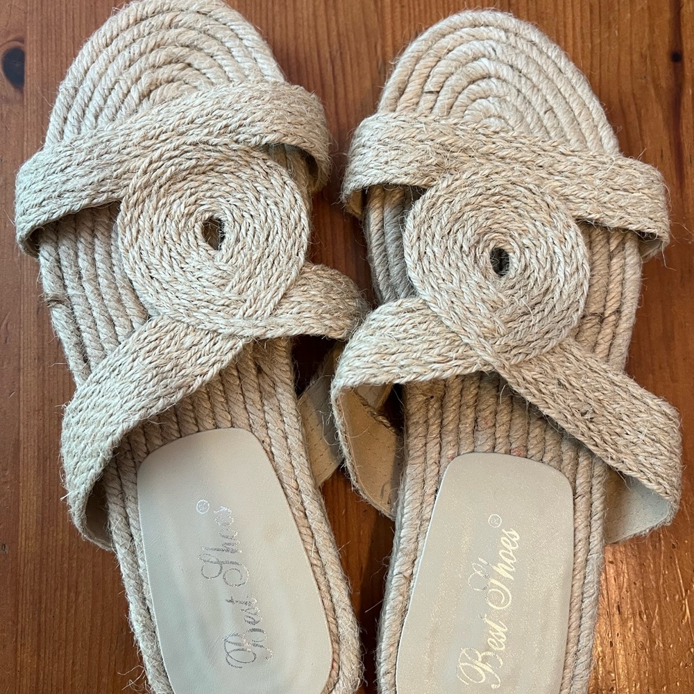 Espadrille slip on sandals. New. Romanesque design. From Spain. Size EU 37. - Picture 3 of 5